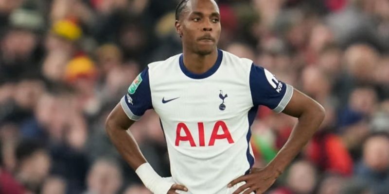 Hành trình phát triển của Mathys Tel từ Pháp đến Bundesliga