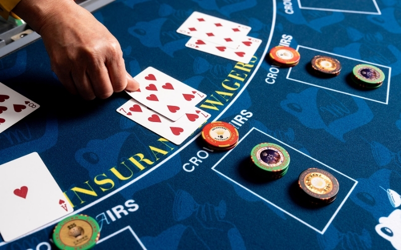 Chiến thuật chơi Blackjack giảm thiểu lợi thế nhà cái
