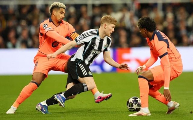 Newcastle 1-1 Barcelona: Bản lĩnh đại diện Ngoại hạng Anh