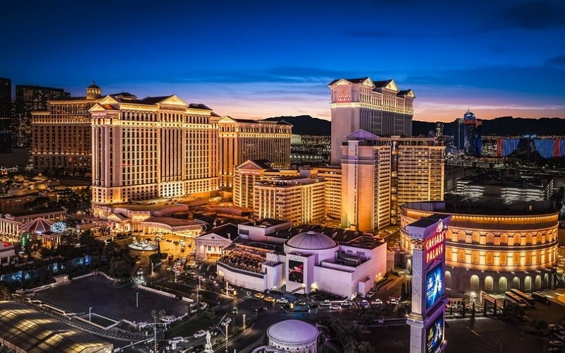 Giải mã sức hút của Caesars Palace Huyền thoại giải trí Las Vegas