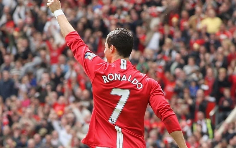 Quá trình đổi thay của chiếc áo số 7: Từ George Best đến Cristiano Ronaldo